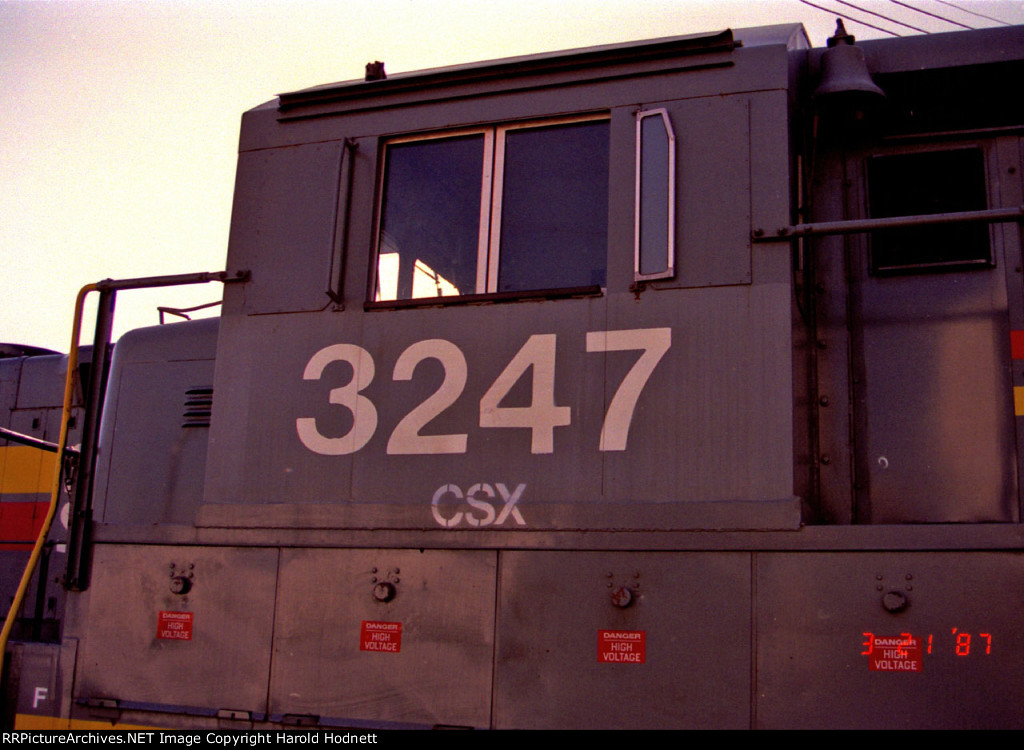CSX 3247 cab shot, will be relettered "CSXT"